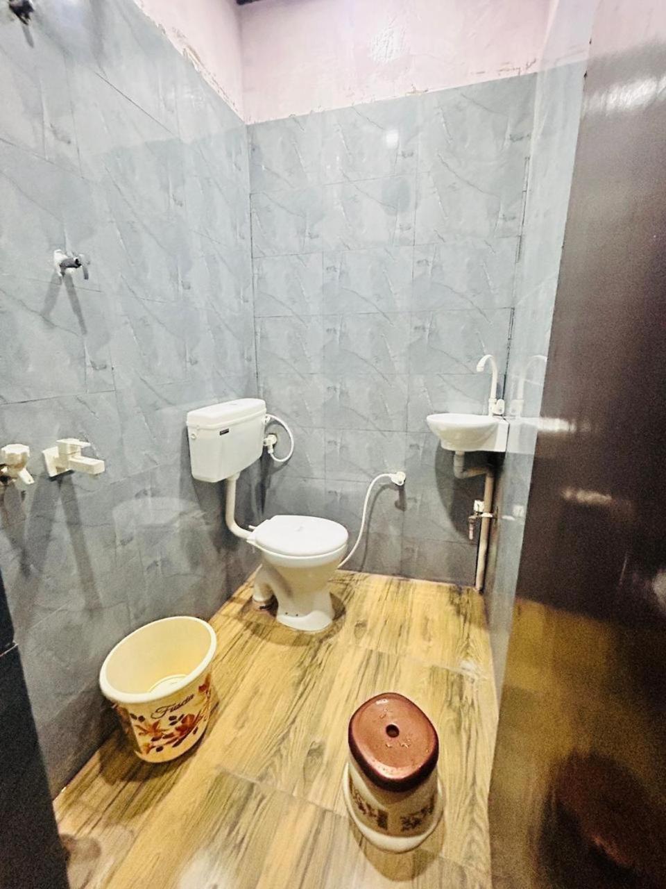 Agrawal Inn Guest House Матхура Екстер'єр фото