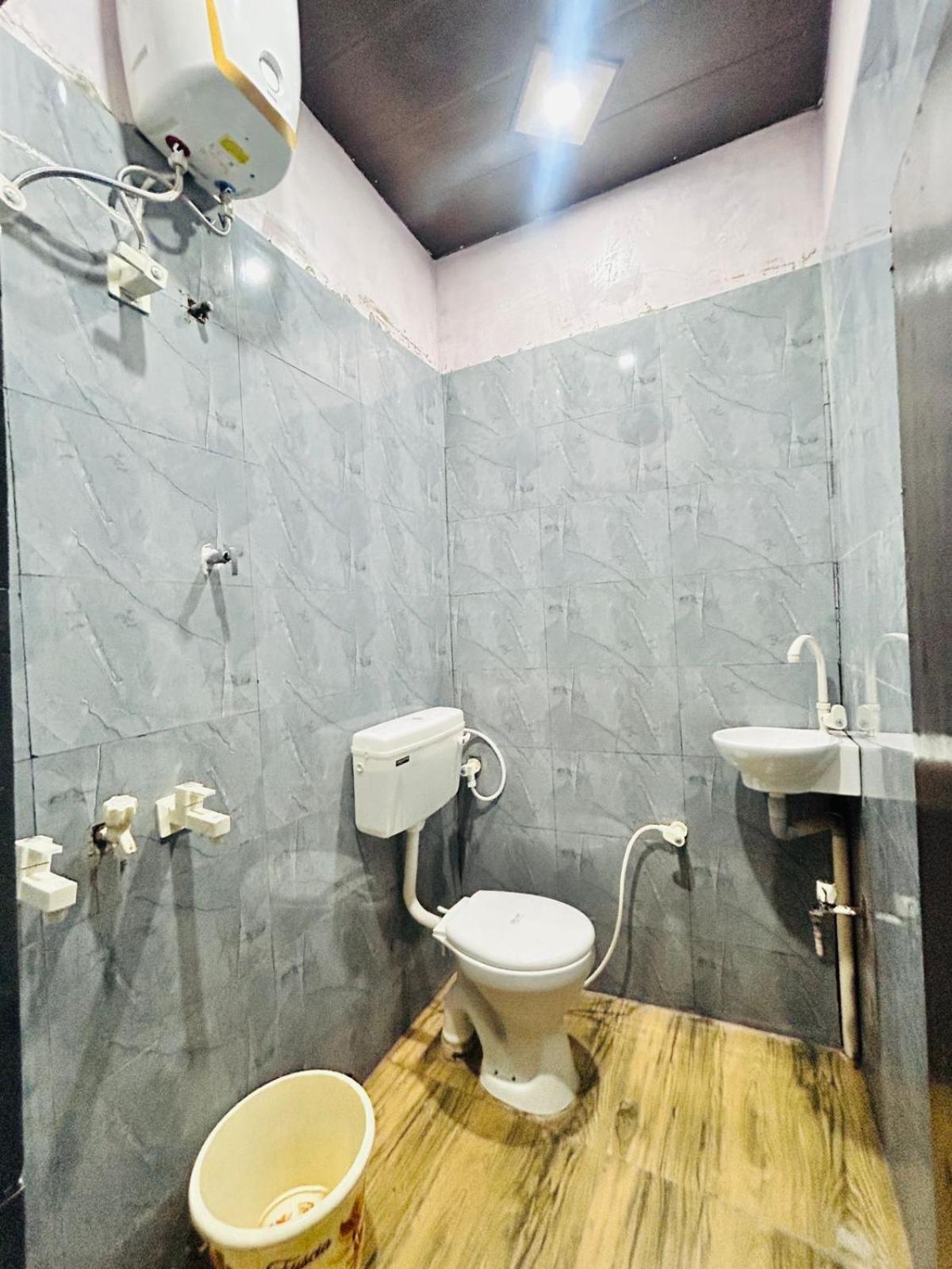 Agrawal Inn Guest House Матхура Екстер'єр фото