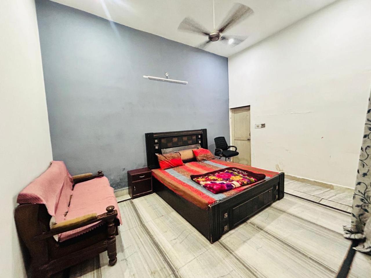 Agrawal Inn Guest House Матхура Екстер'єр фото
