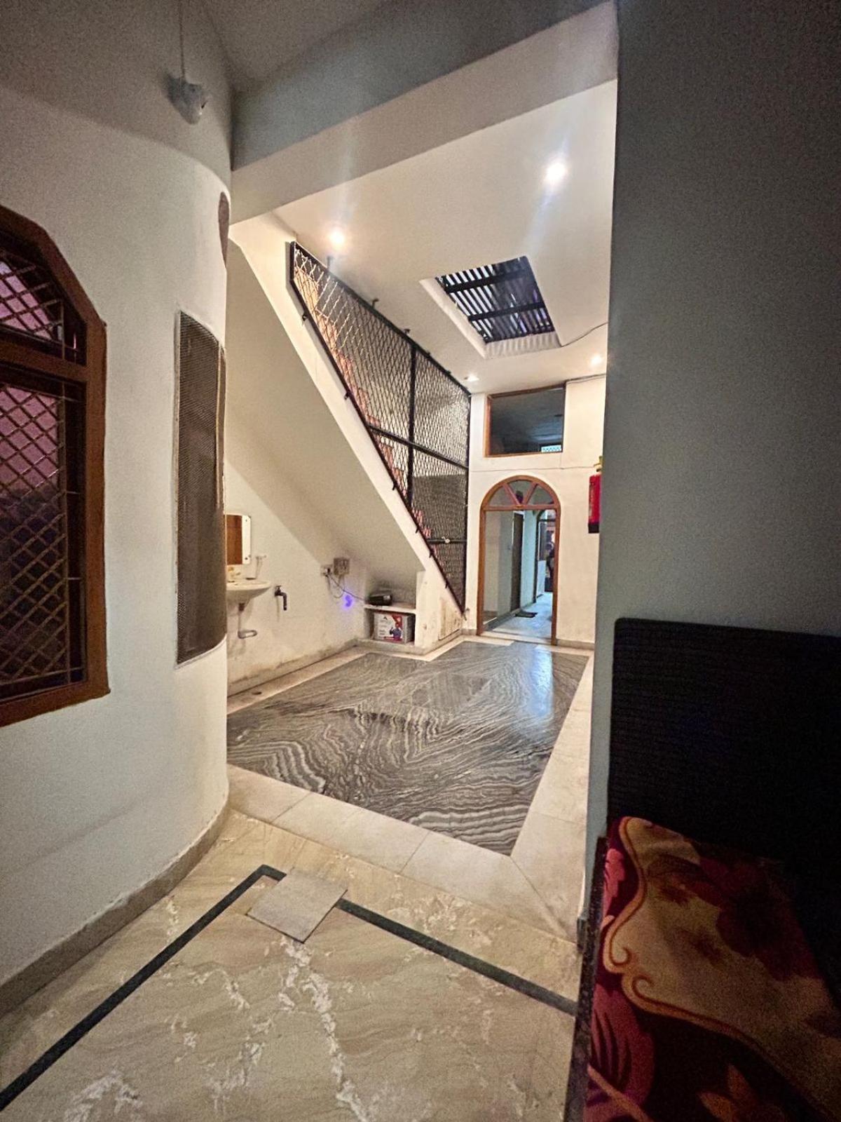 Agrawal Inn Guest House Матхура Екстер'єр фото