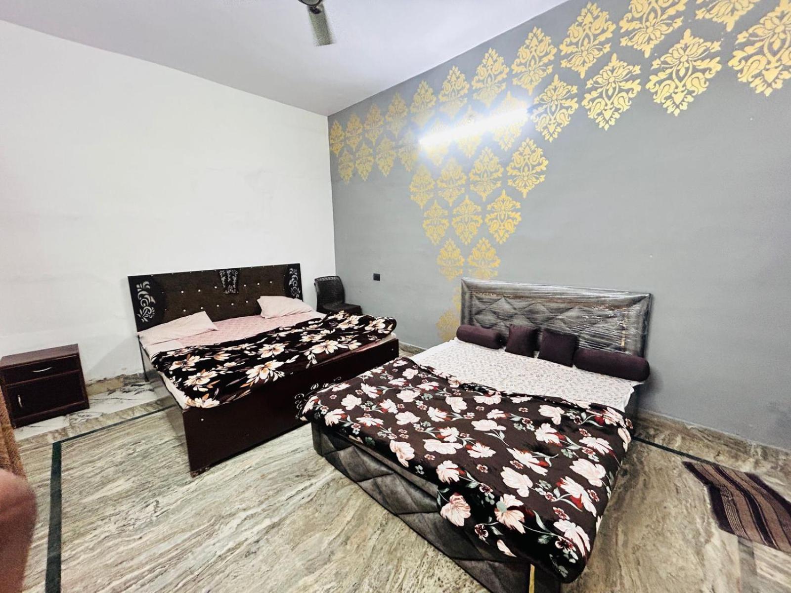 Agrawal Inn Guest House Матхура Екстер'єр фото