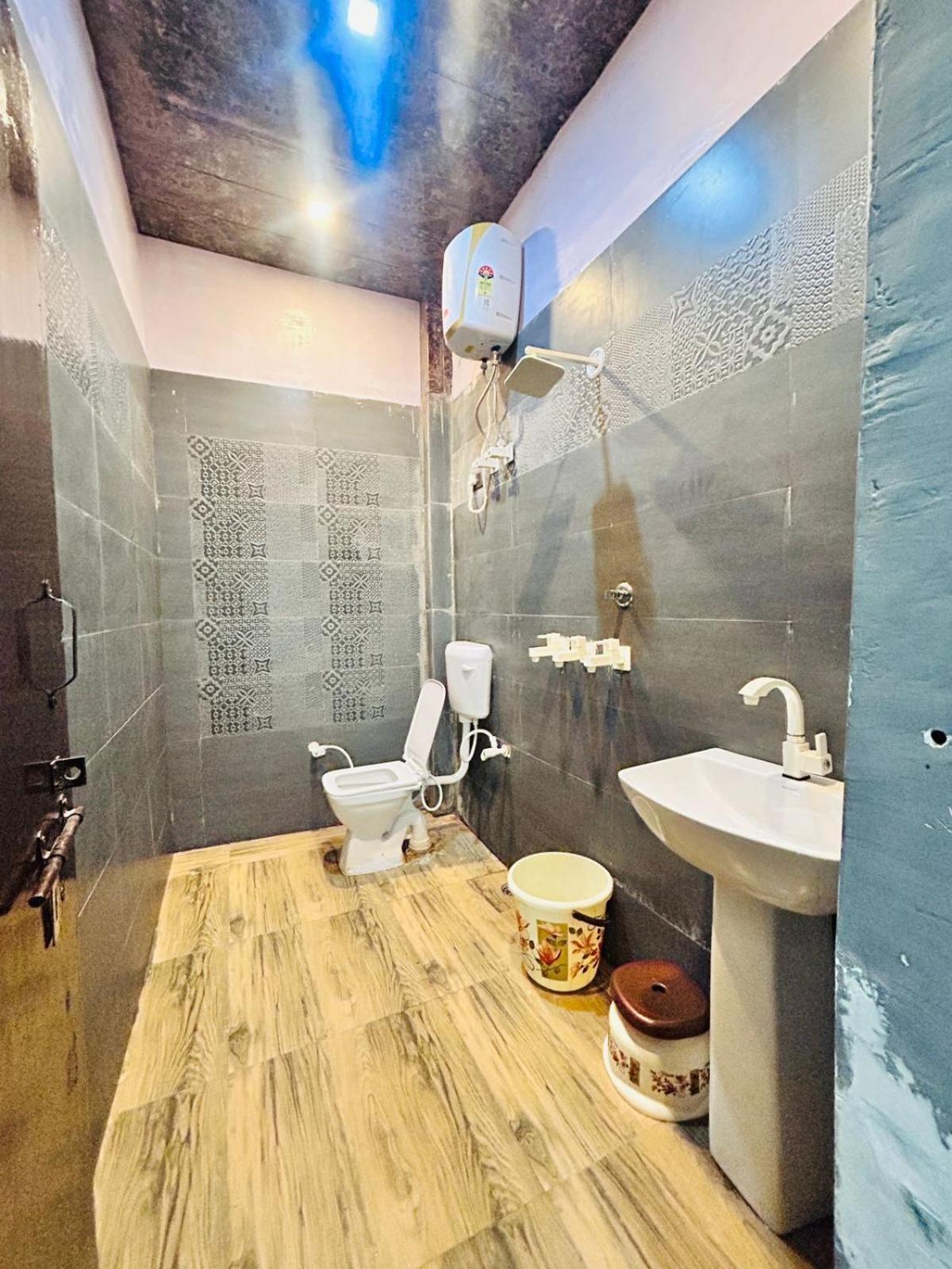 Agrawal Inn Guest House Матхура Екстер'єр фото